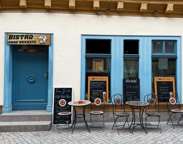 Außenansicht Bistro Frau Granate
