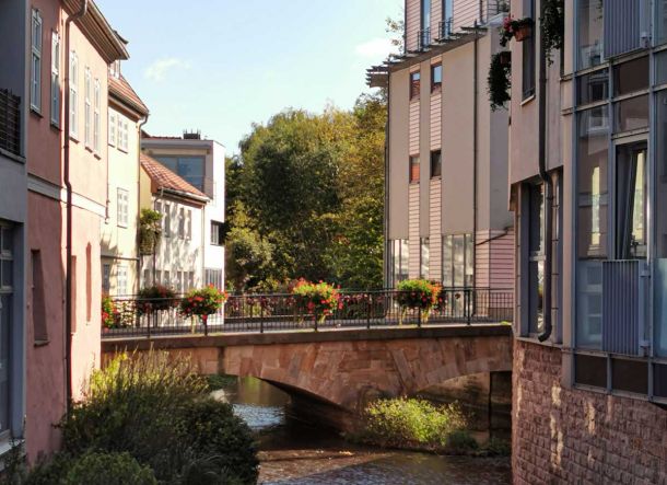 Seitenblick-Lange Brücke-Spaetsommer