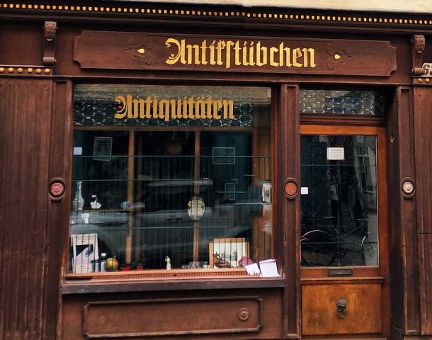 Schaufenster Antikstübchen