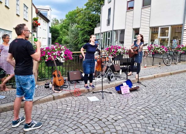 Strassenmusik-LangeBruecke