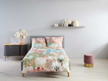 Bettwäsche mit Blumendesign in sommerlichen Farben